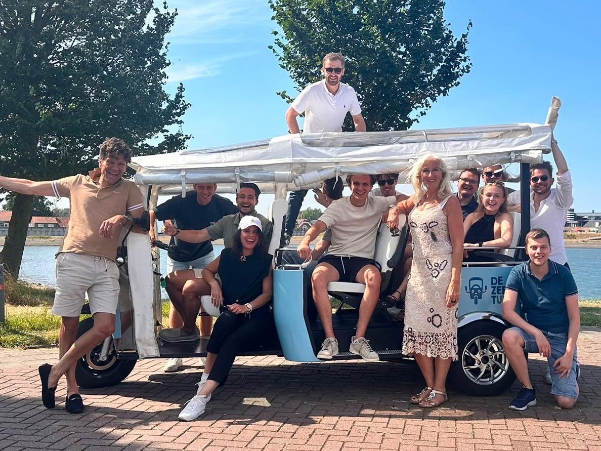 Teamuitje: tuktuk rijden