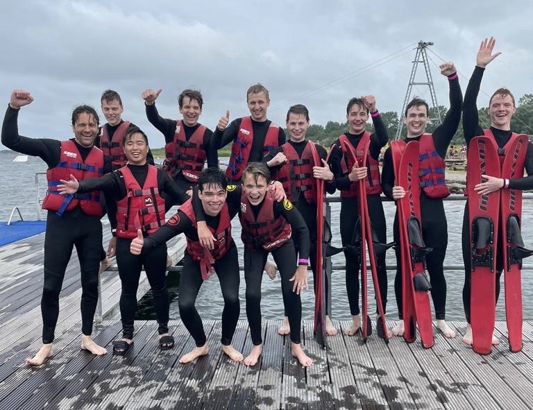 Teamuitje: waterskiën